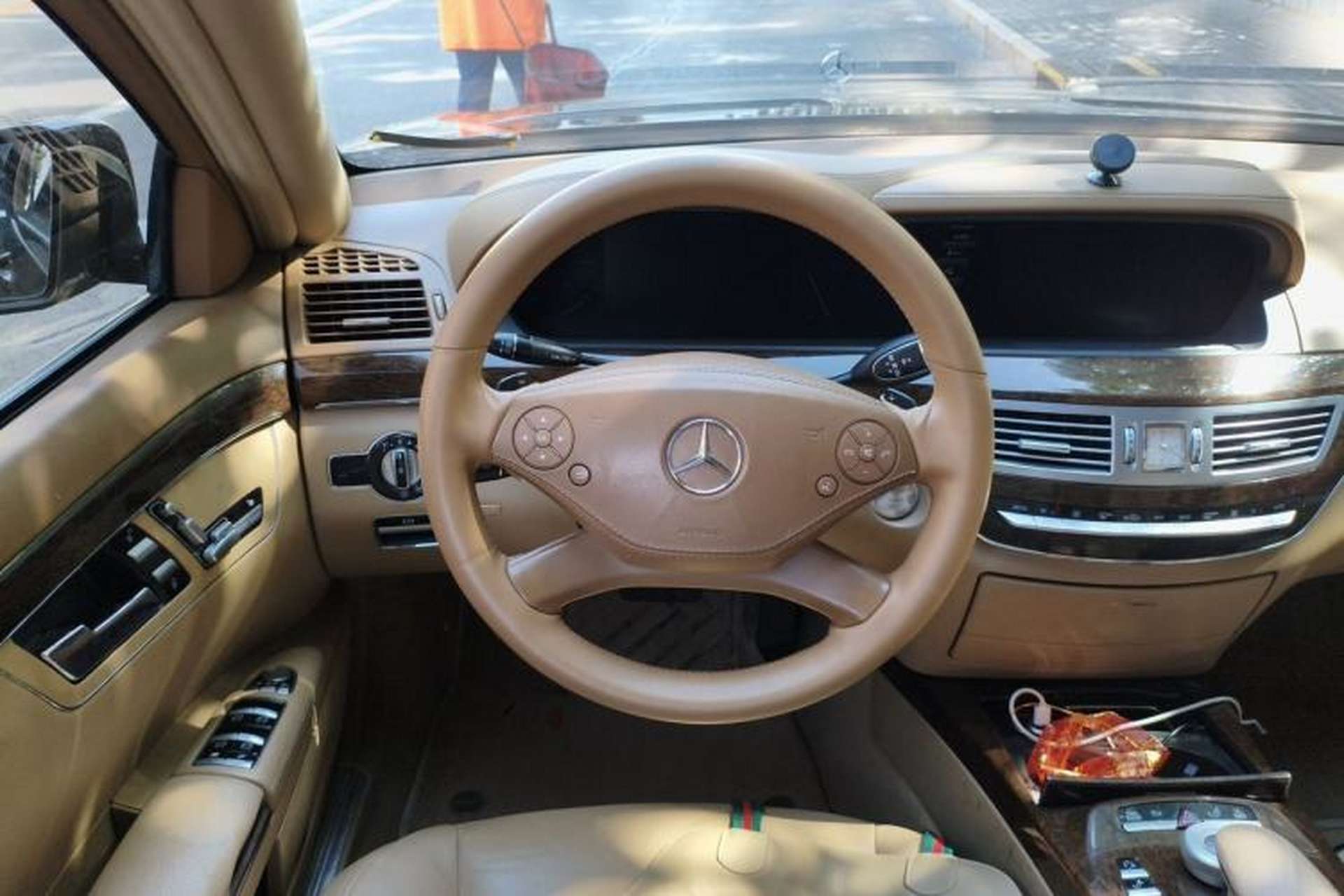Used Mercedes-Benz S-Class 2012 S 300 L Business-Class Grand Edition Steering Wheel