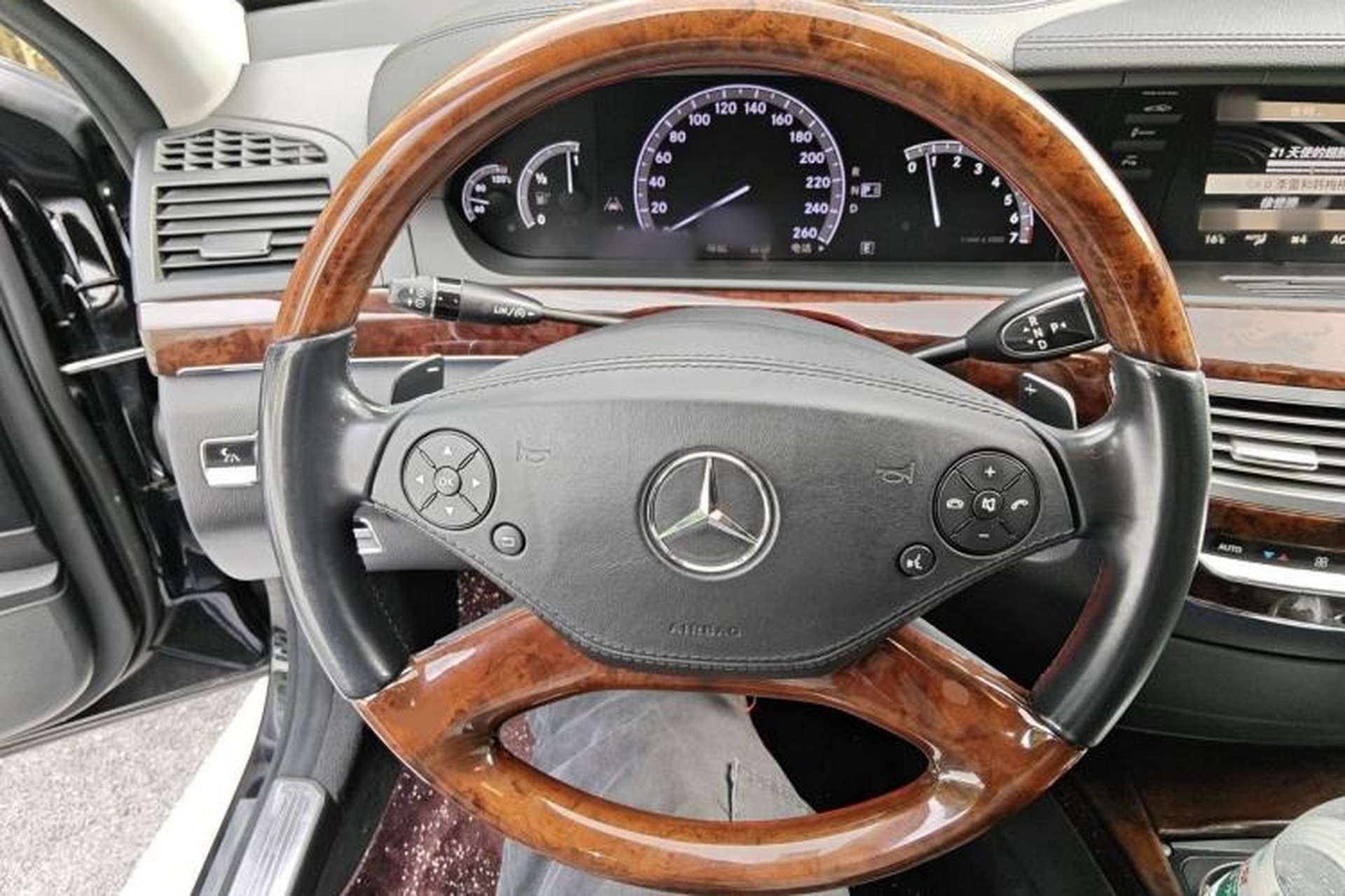 Used Mercedes-Benz S-Class 2012 S 350 L 4MATIC Grand Edition Steering Wheel