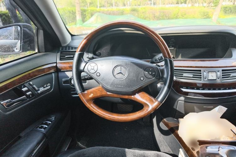Used Mercedes-Benz S-Class 2012 S 300 L Luxury Grand Edition Steering Wheel