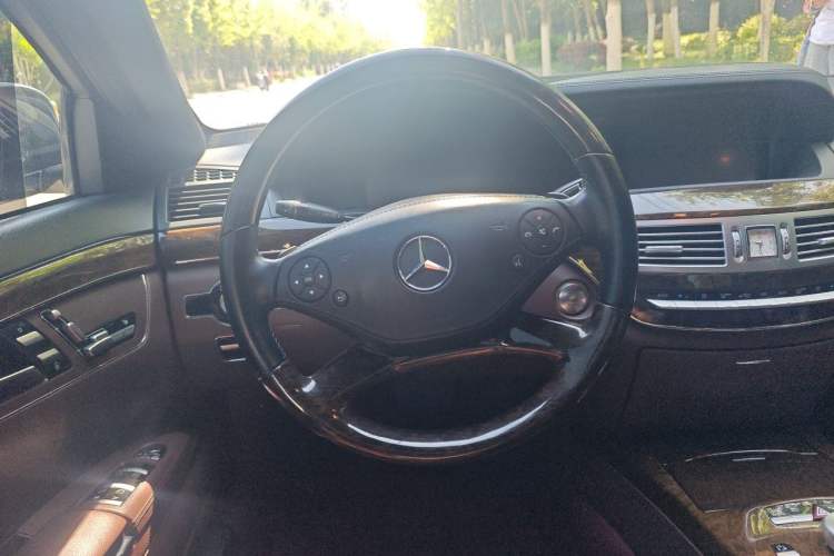 Used Mercedes-Benz S-Class 2012 S 300 L Business Standard Model Steering Wheel