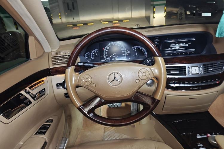 Used Mercedes-Benz S-Class 2012 S 350 L 4MATIC Grand Edition Steering Wheel