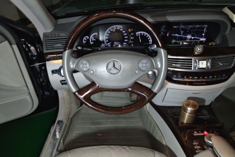 Used Mercedes-Benz S-Class 2012 S 400 L HYBRID Grand Edition Steering Wheel