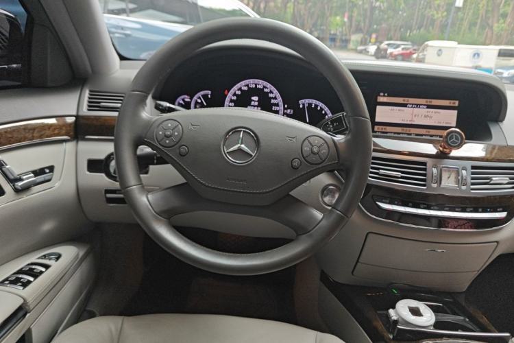 Used Mercedes-Benz S-Class 2012 S 300 L Business-Class Grand Edition Steering Wheel