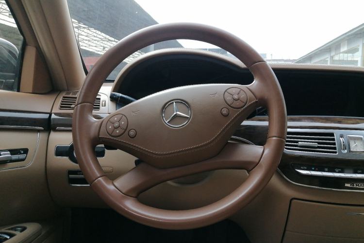 Used Mercedes-Benz S-Class 2012 S 300 L Business Standard Model Steering Wheel