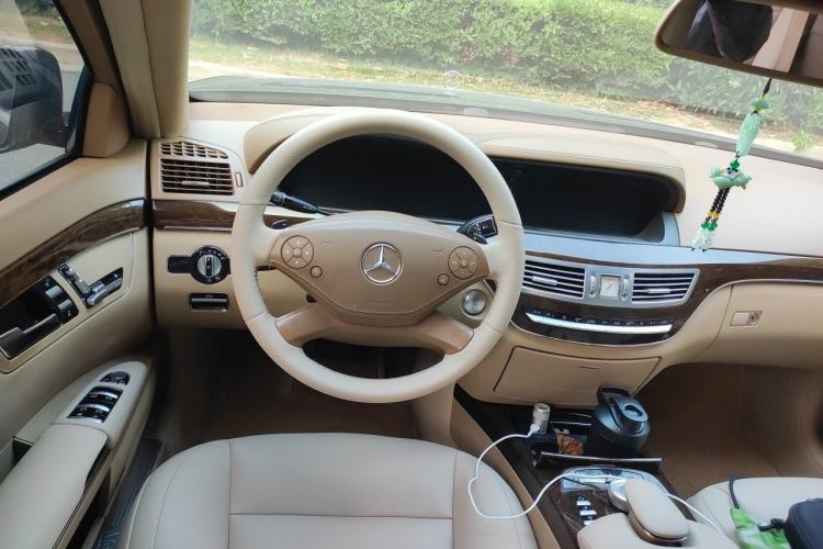 Used Mercedes-Benz S-Class 2012 S 300 L Business-Class Grand Edition Steering Wheel