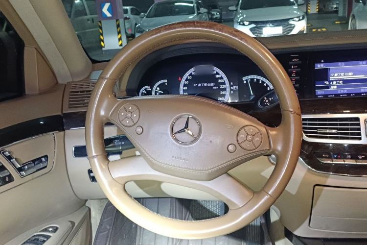 Used Mercedes-Benz S-Class 2012 S 300 L Business-Class Grand Edition Steering Wheel