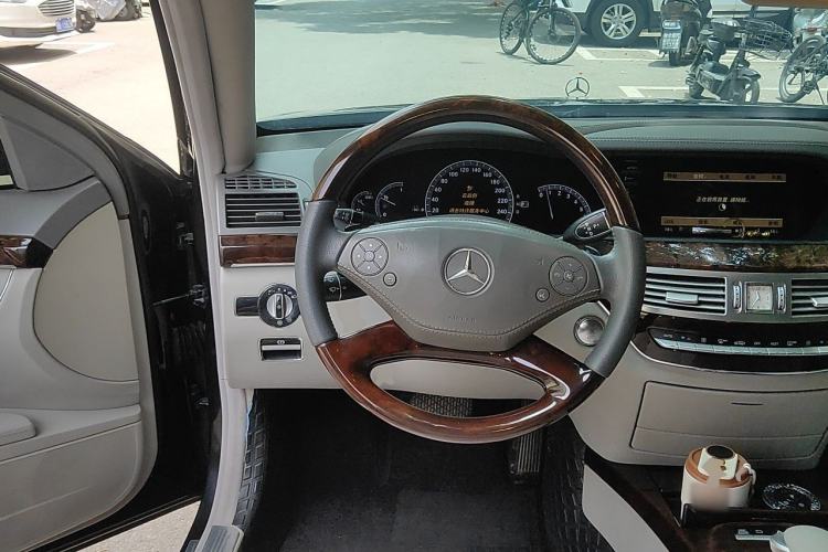 Used Mercedes-Benz S-Class 2012 S 300 L Luxury Grand Edition Steering Wheel