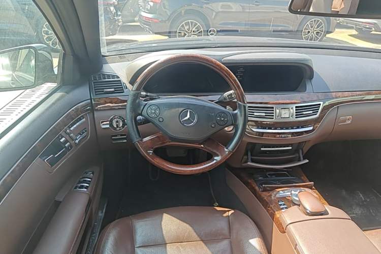 Used Mercedes-Benz S-Class 2012 S 400 L HYBRID Grand Edition Steering Wheel
