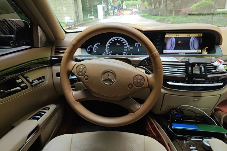 Used Mercedes-Benz S-Class 2012 S 300 L Business-Class Grand Edition Steering Wheel