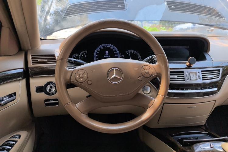Used Mercedes-Benz S-Class 2012 S 300 L Business-Class Grand Edition Steering Wheel
