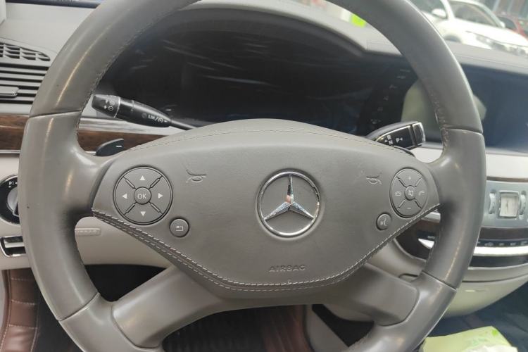Used Mercedes-Benz S-Class 2012 S 300 L Business-Class Grand Edition Steering Wheel