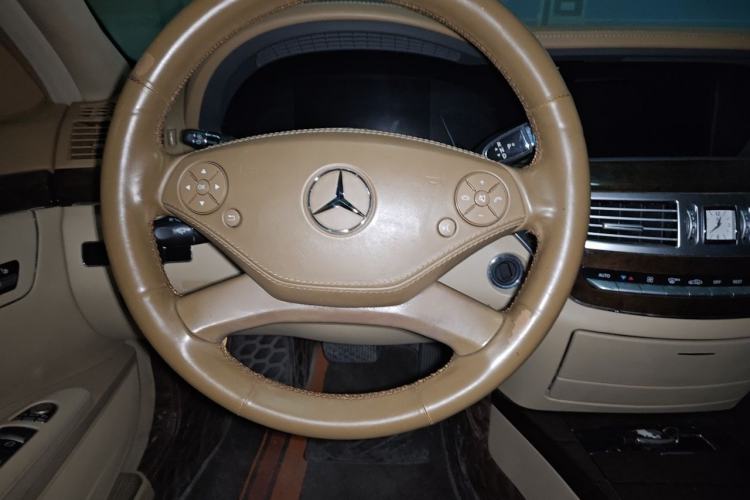 Used Mercedes-Benz S-Class 2012 S 300 L Business-Class Grand Edition Steering Wheel