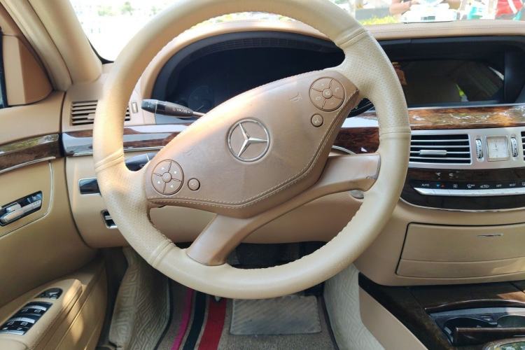 Used Mercedes-Benz S-Class 2012 S 300 L Business-Class Grand Edition Steering Wheel