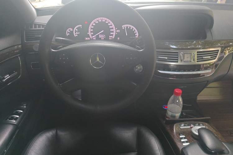 Used Mercedes-Benz S-Class 2012 S 300 L Business-Class Grand Edition Steering Wheel