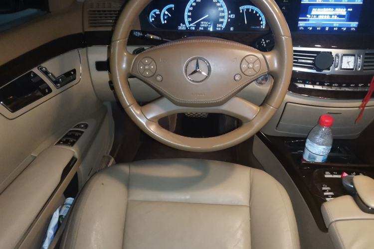 Used Mercedes-Benz S-Class 2012 S 300 L Business-Class Grand Edition Steering Wheel