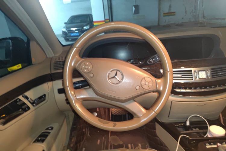 Used Mercedes-Benz S-Class 2012 S 300 L Business-Class Grand Edition Steering Wheel