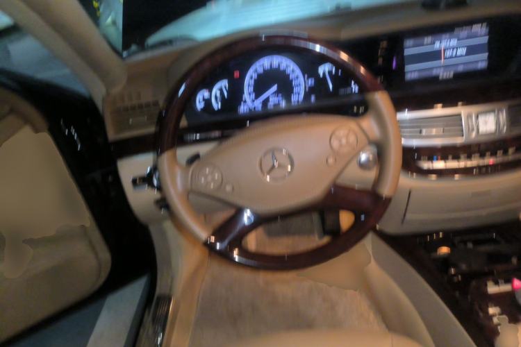 Used Mercedes-Benz S-Class 2012 S 350 L 4MATIC Grand Edition Steering Wheel
