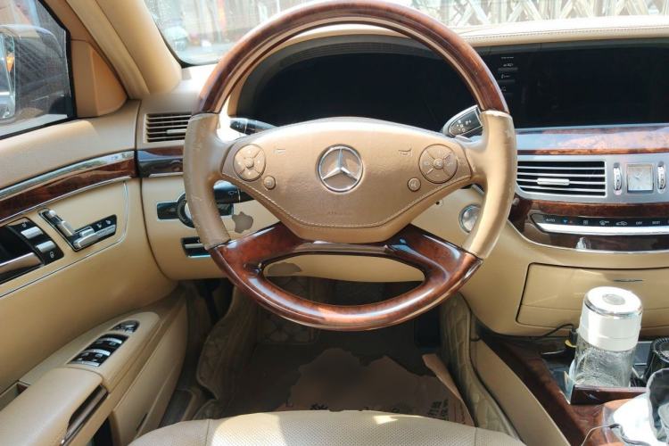 Used Mercedes-Benz S-Class 2012 S 300 L Luxury Grand Edition Steering Wheel