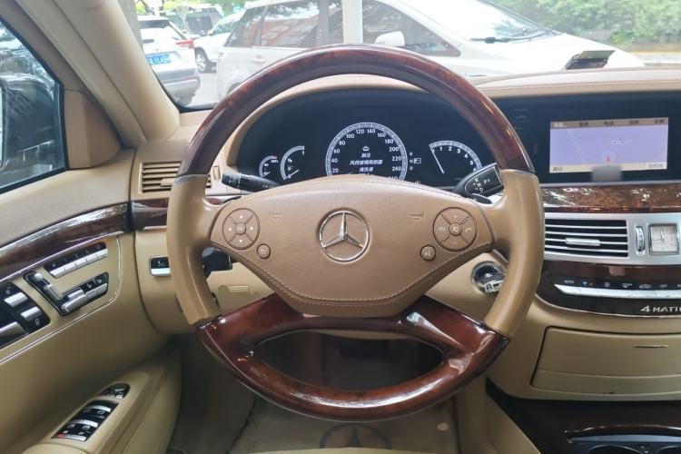 Used Mercedes-Benz S-Class 2012 S 350 L 4MATIC Grand Edition Steering Wheel