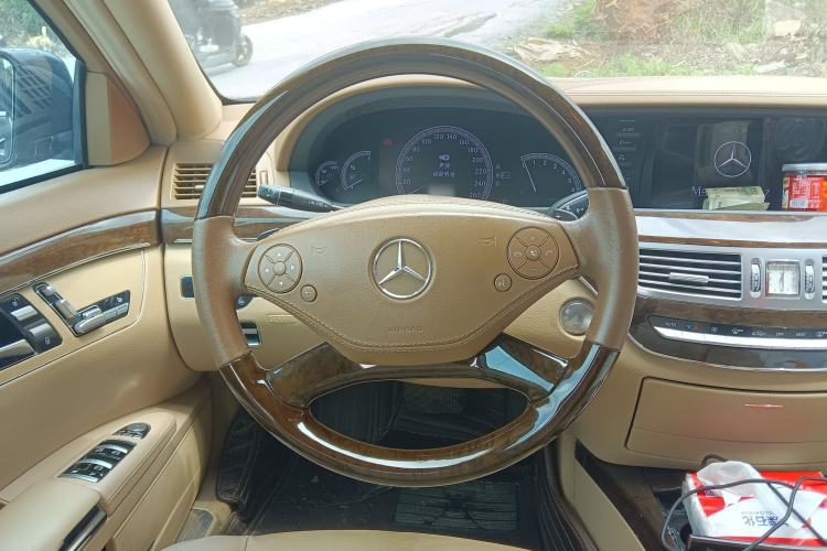 Used Mercedes-Benz S-Class 2012 S 300 L Business-Class Grand Edition Steering Wheel