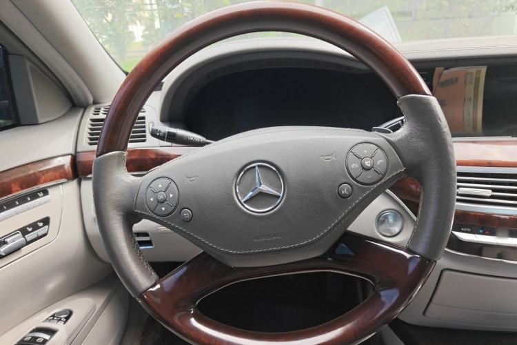 Used Mercedes-Benz S-Class 2012 S 350 L 4MATIC Grand Edition Steering Wheel