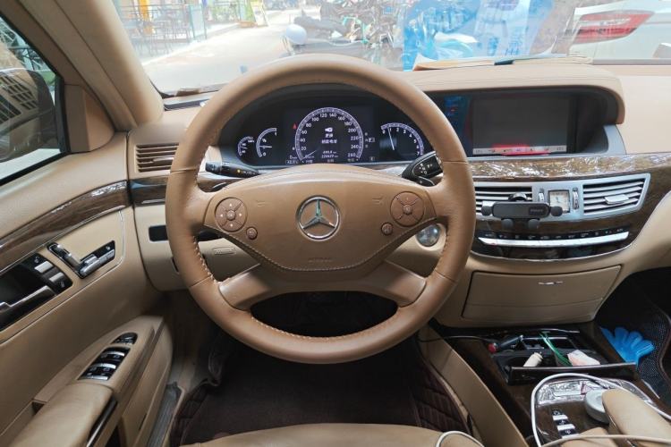 Used Mercedes-Benz S-Class 2012 S 300 L Luxury Grand Edition Steering Wheel