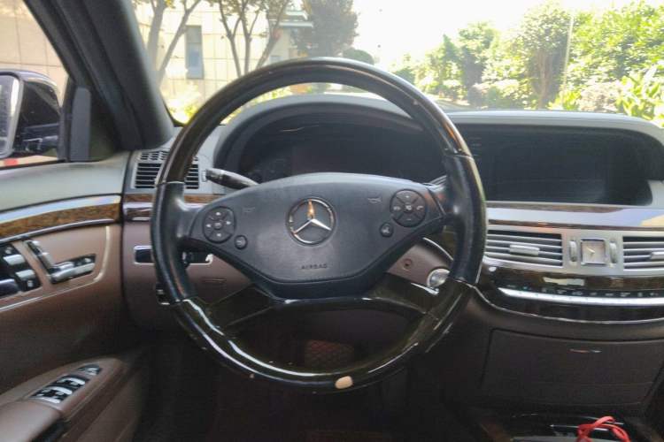Used Mercedes-Benz S-Class 2012 S 300 L Business-Class Grand Edition Steering Wheel