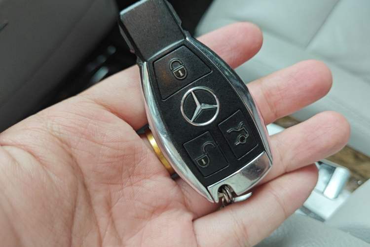 Used Mercedes-Benz S-Class 2012 S 300 L Business-Class Grand Edition Vehicle Key