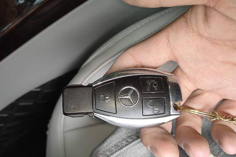 Used Mercedes-Benz S-Class 2012 S 300 L Luxury Grand Edition Vehicle Key