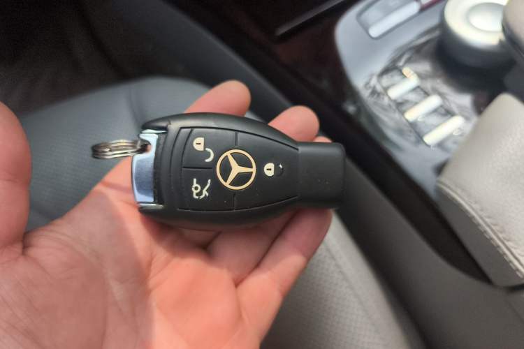 Used Mercedes-Benz S-Class 2012 S 300 L Luxury Grand Edition Vehicle Key
