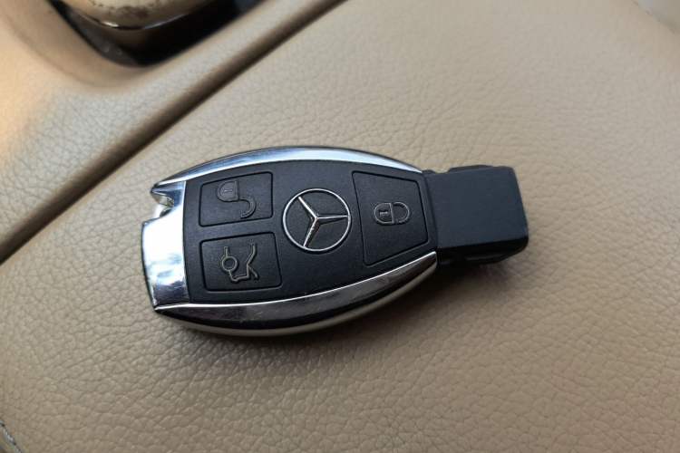 Used Mercedes-Benz S-Class 2012 S 300 L Business-Class Grand Edition Vehicle Key