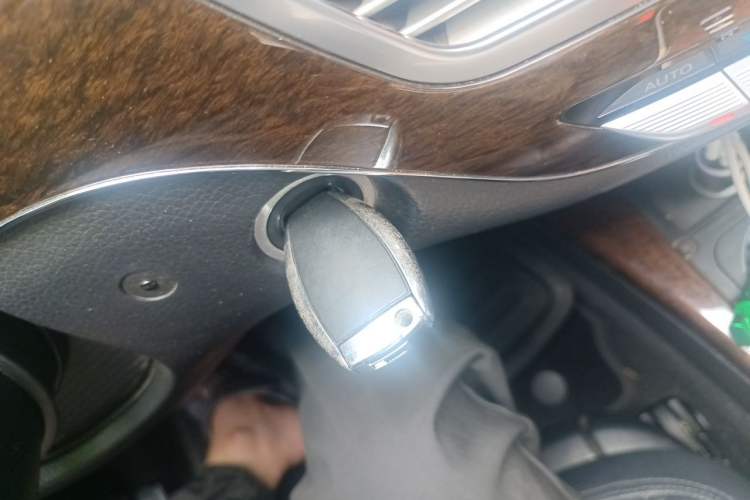 Used Mercedes-Benz S-Class 2012 S 300 L Business Standard Model Vehicle Key