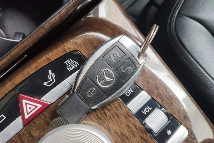 Used Mercedes-Benz S-Class 2012 S 300 L Business-Class Grand Edition Vehicle Key