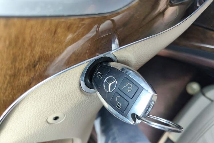 Used Mercedes-Benz S-Class 2012 S 300 L Business Standard Model Vehicle Key
