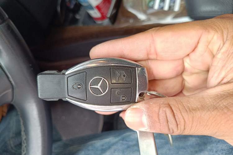 Used Mercedes-Benz S-Class 2012 S 300 L Business Standard Model Vehicle Key