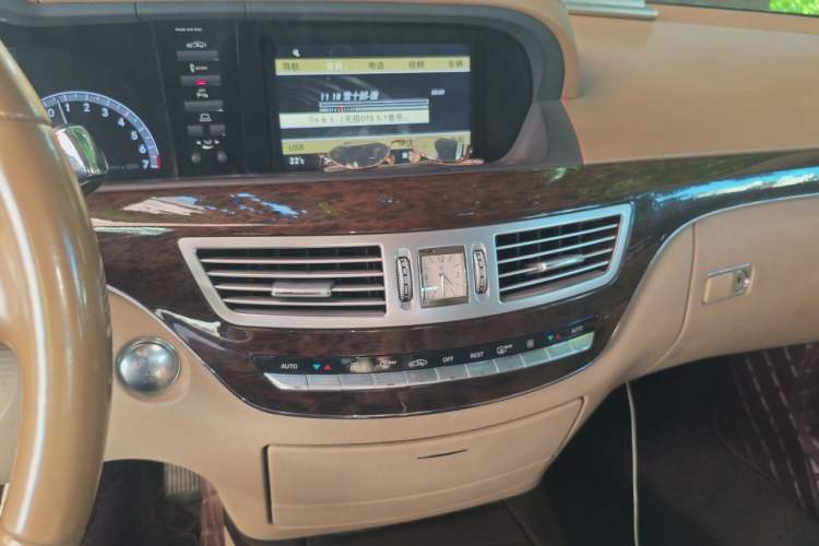 Used Mercedes-Benz S-Class 2012 S 300 L Prestige Grand Edition Audio And AC Panel