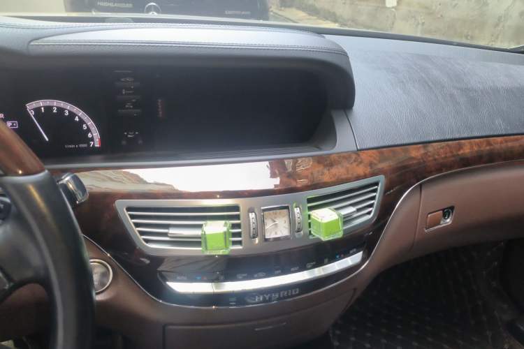 Used Mercedes-Benz S-Class 2012 S 400 L HYBRID Grand Edition Audio And AC Panel