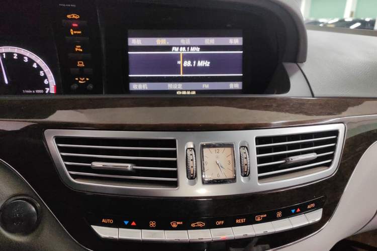 Used Mercedes-Benz S-Class 2012 S 300 L Business-Class Grand Edition Audio And AC Panel