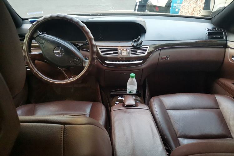 Used Mercedes-Benz S-Class 2012 S 300 L Business Standard Model Center Console
