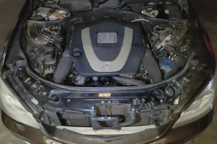Used Mercedes-Benz S-Class 2012 S 300 L Business-Class Grand Edition Engine Bay