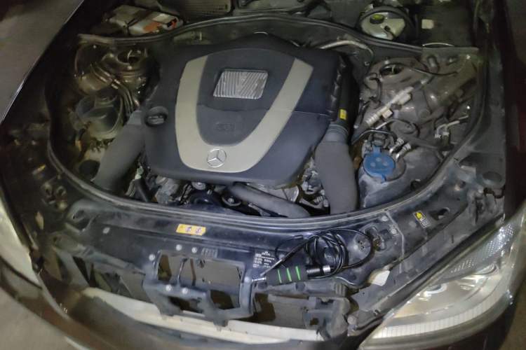 Used Mercedes-Benz S-Class 2012 S 300 L Business-Class Grand Edition Engine Bay Left
