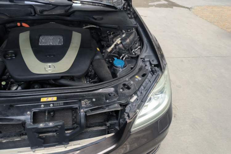 Used Mercedes-Benz S-Class 2012 S 400 L HYBRID Grand Edition Engine Bay Left