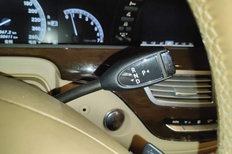 Used Mercedes-Benz S-Class 2012 S 300 L Business-Class Grand Edition Gear Lever