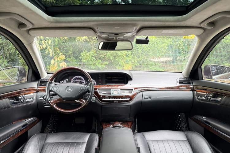 Used Mercedes-Benz S-Class 2012 S 600 L Grand Edition Interior 1