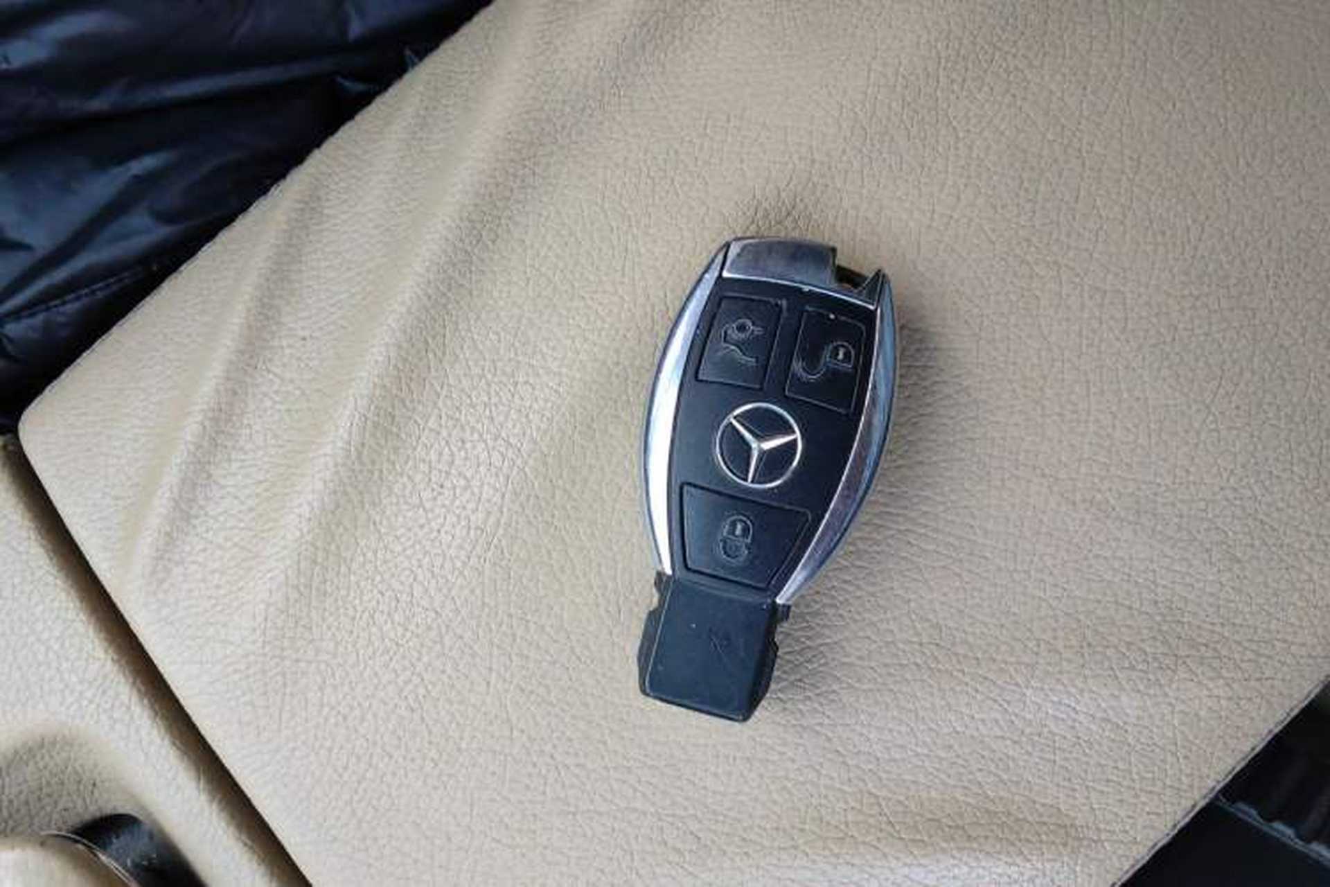 Used Mercedes-Benz S-Class 2012 S 400 L HYBRID Grand Edition Interior 1