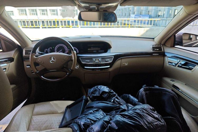 Used Mercedes-Benz S-Class 2012 S 400 L HYBRID Grand Edition Interior 2