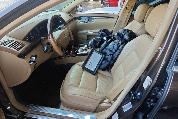 Used Mercedes-Benz S-Class 2012 S 400 L HYBRID Grand Edition Interior 3