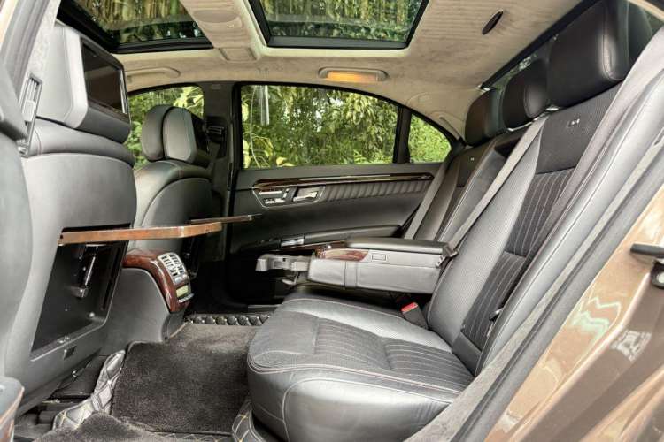 Used Mercedes-Benz S-Class 2012 S 600 L Grand Edition Interior 4