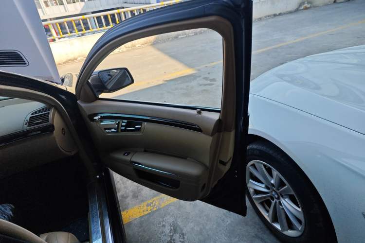 Used Mercedes-Benz S-Class 2012 S 400 L HYBRID Grand Edition Interior 5