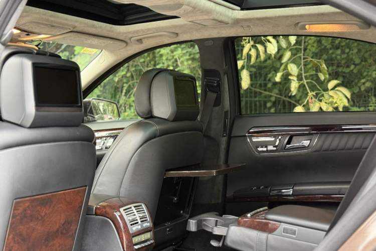 Used Mercedes-Benz S-Class 2012 S 600 L Grand Edition Interior 7